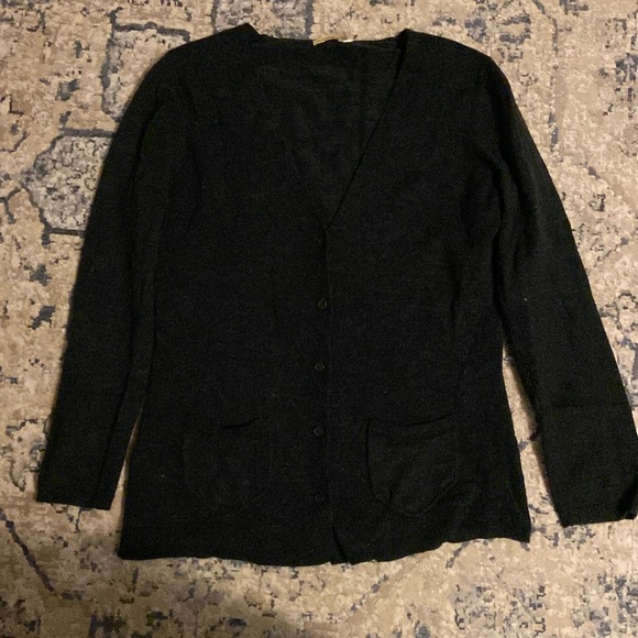 Cute Cardigan with Pockets! - Picture 2 of 5